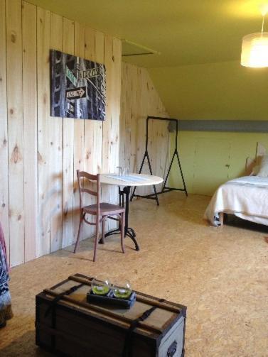 Chambres Chez L'Habitant Couvin Esterno foto